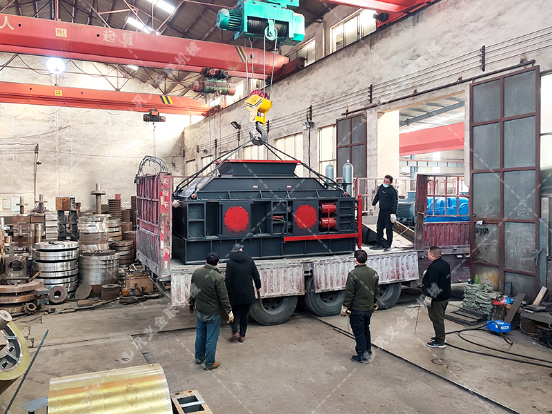 2PGY1500x1000型液壓對輥破碎機發(fā)往云南昆明 2PGY1500x1000型液壓對輥破碎機發(fā)往云南昆明