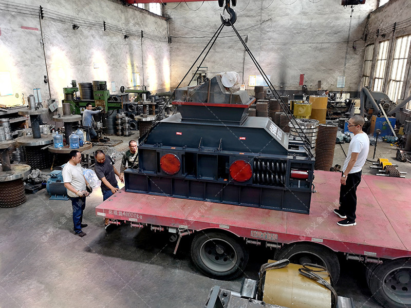 1200x800大型直連式對(duì)輥制砂機(jī)發(fā)貨圖片 1200x800大型直連式對(duì)輥制砂機(jī)發(fā)貨圖片