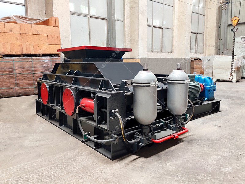 如何正確操作石英石對輥制砂機以提高生產效率？